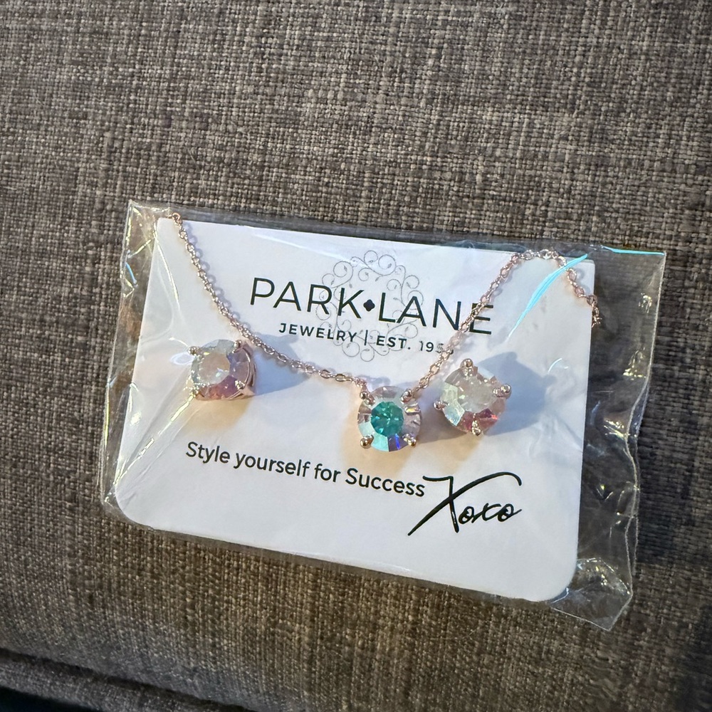Park Lane Rose Gold Necklace and earring Iridescent impression set